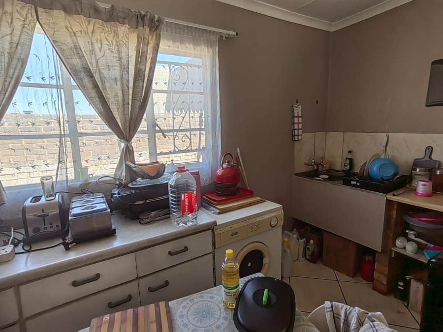 11 Bedroom Property for Sale in Parys Free State